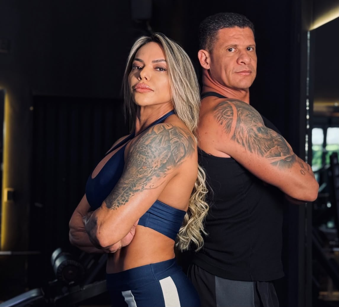 Lenister e Anderson em atendimento de personal trainer na academia